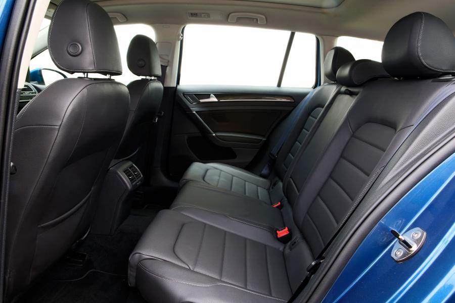  Volkswagen Golf SportWagen 2015 года  (US) (фото 17 из 25)